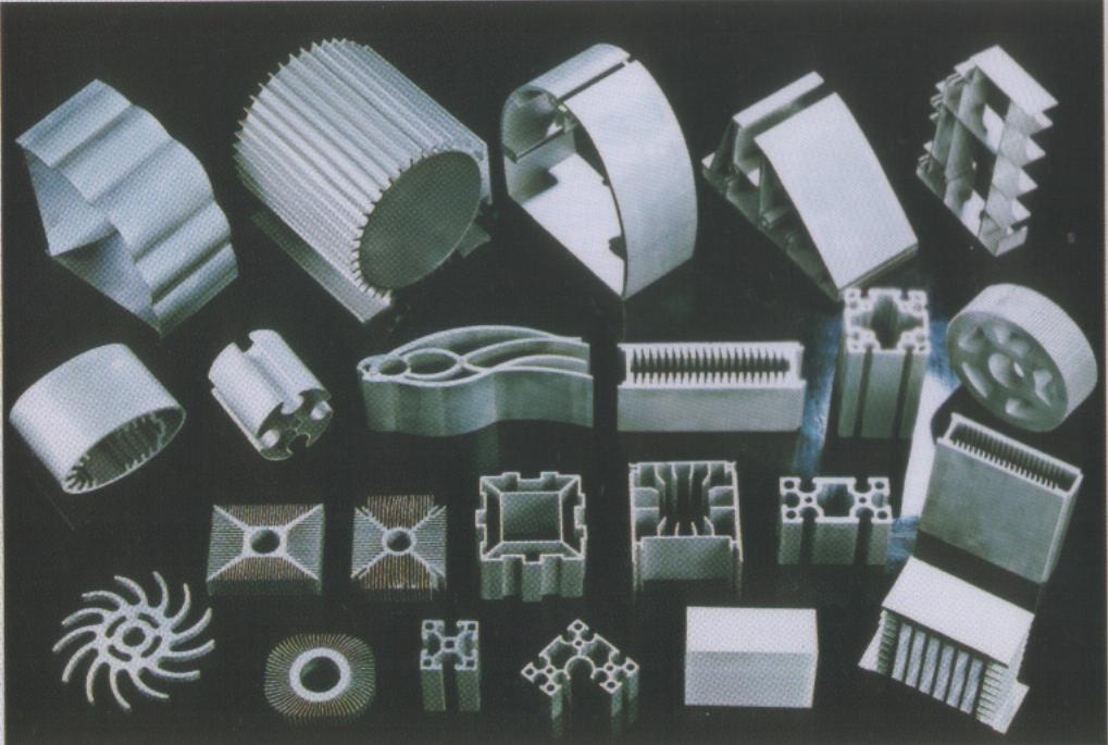 鋁擠型材料具有高密度、高抗壓、高精度的特性。